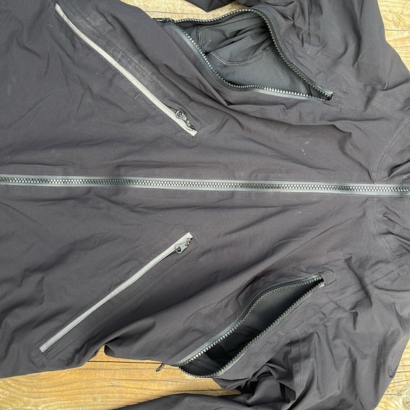 Lululemon women’s windbreaker size 2 - Picture 2 of 5